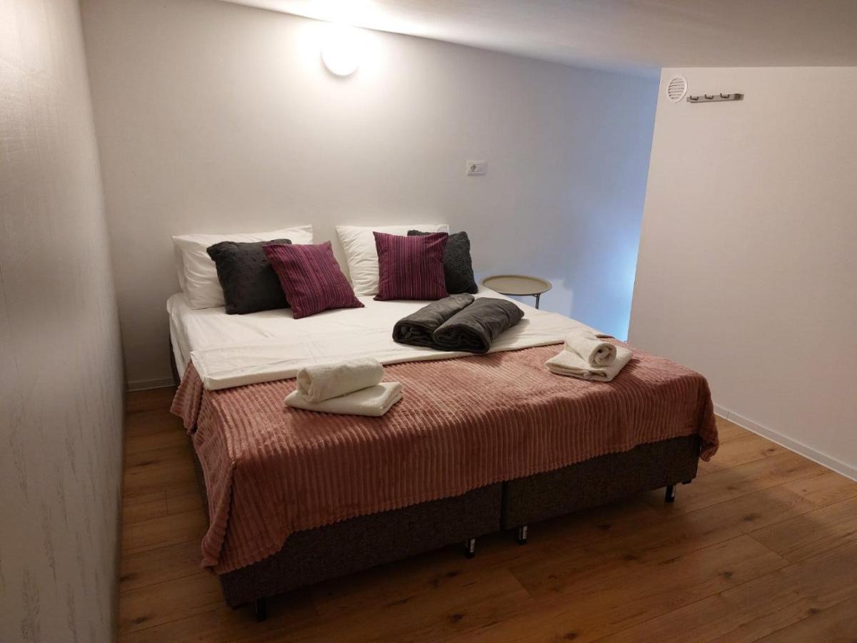 Apartmani Roza Pula Ngoại thất bức ảnh