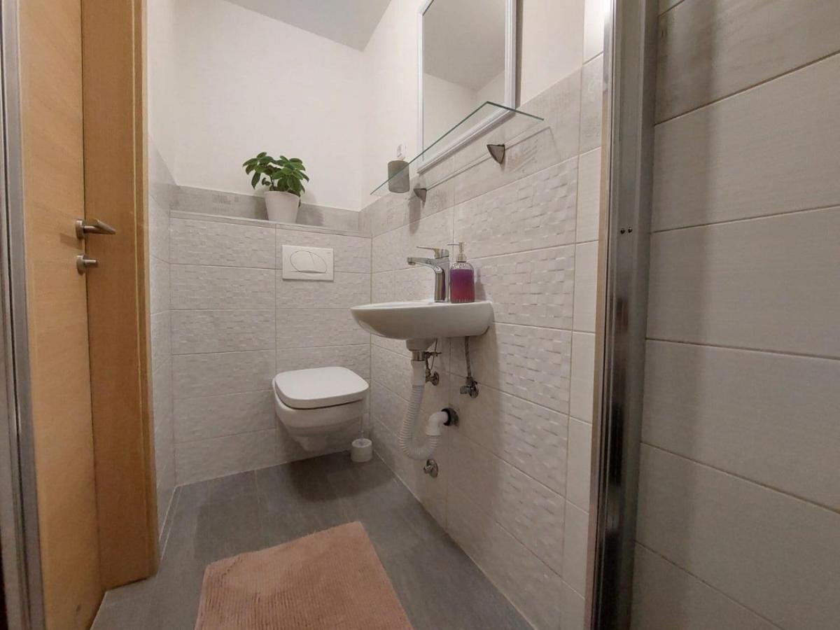 Apartmani Roza Pula Ngoại thất bức ảnh