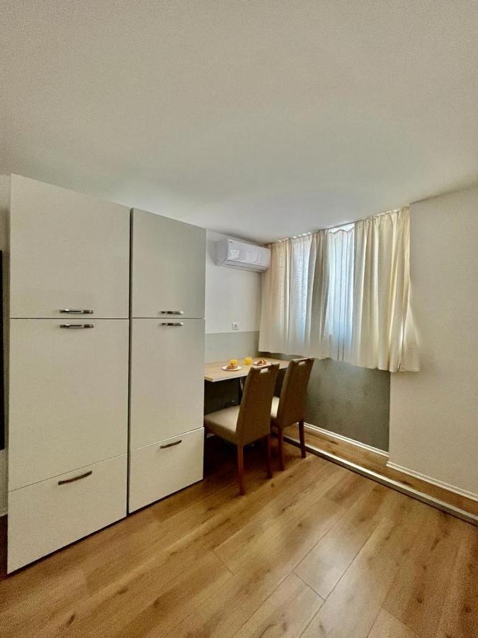 Apartmani Roza Pula Ngoại thất bức ảnh